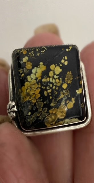 Black and Yellow Hubei Turquoise Ring